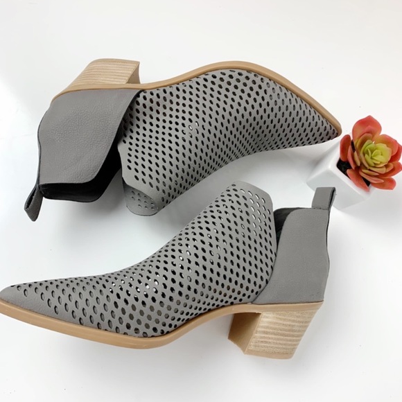 DOLCE VITA PERFORATED SHER LEATHER GRAY BOOTIES - Picture 4 of 7
